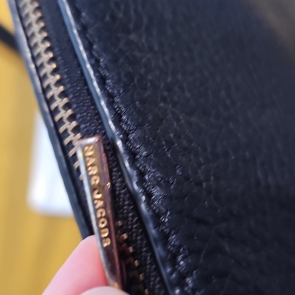 Marc Jacobs Pebbled Leather Crossbody W/COA MSRP $350 - Picture 4 of 16